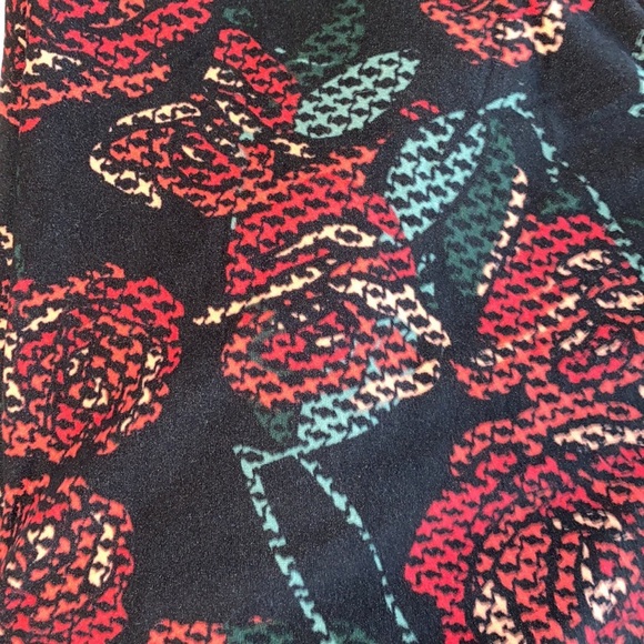 LuLaRoe legging bundle with 4 pieces size OS - Picture 3 of 12